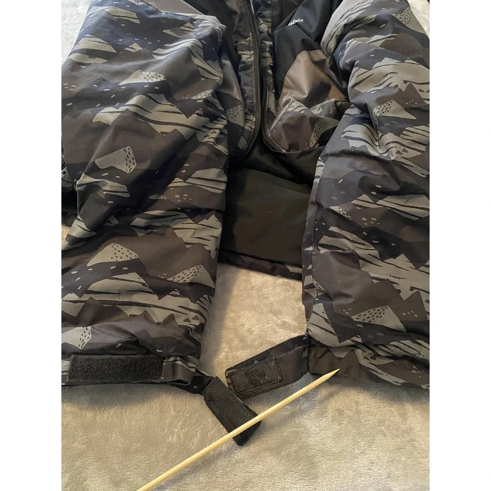 Columbia Ski Jacket‎ Youth L 14/16 Gray Camo Hooded Insulated Outgrown Snow Coat